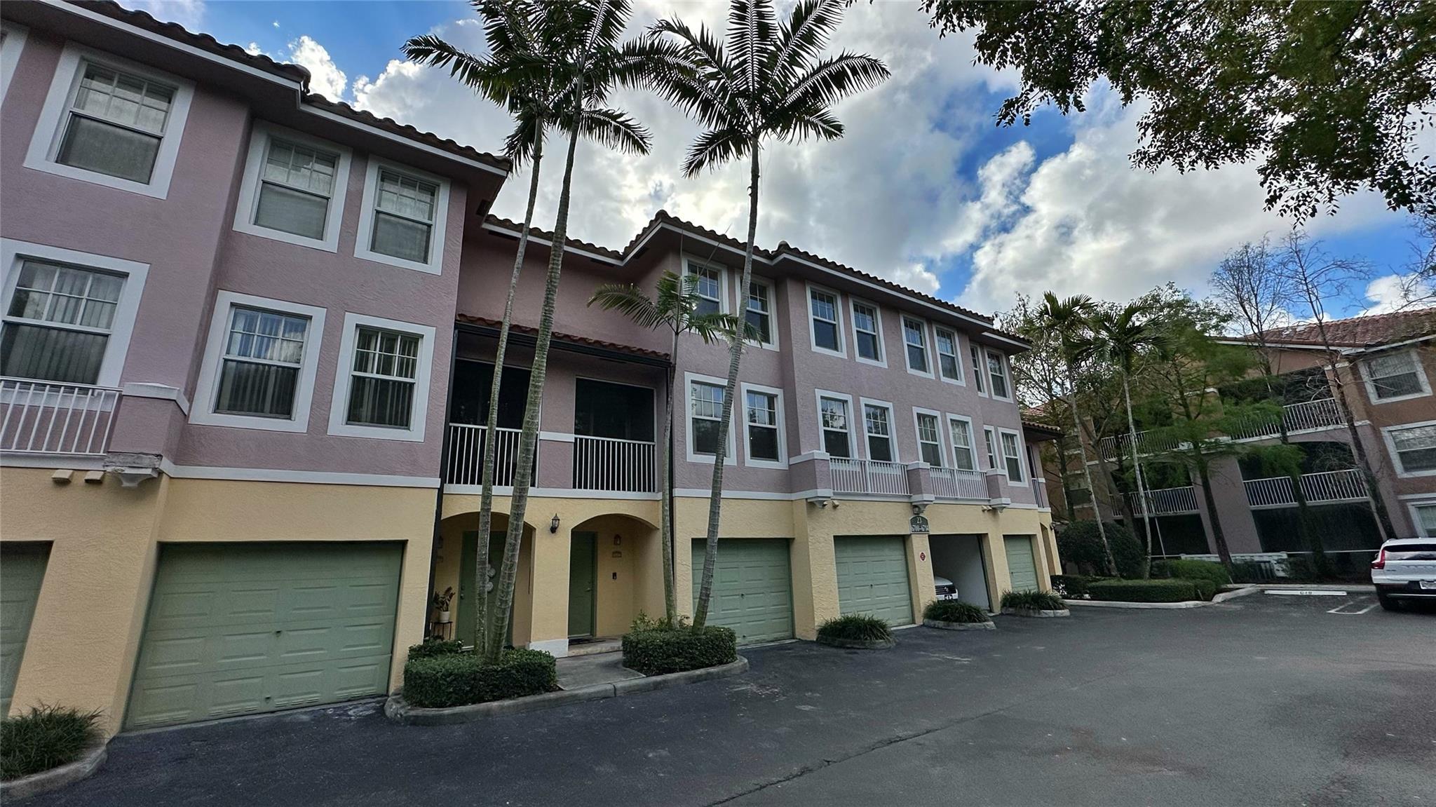 Charming townhome in gated community with pool and spa. Three-story home in a secure community with great amenities. Ground floor with welcoming foyer and private covered garage for one car. Second floor with bright living area, cozy balcony, open kitchen with appliances and pantry, and laundry area with washer and dryer. Third floor with three bedrooms with walk-in closets, master suite with garden tub and dual showers, plus an additional full bathroom. Community features gated entrance, pool, and spa. Convenient location near shopping and dining. Schedule a showing today!