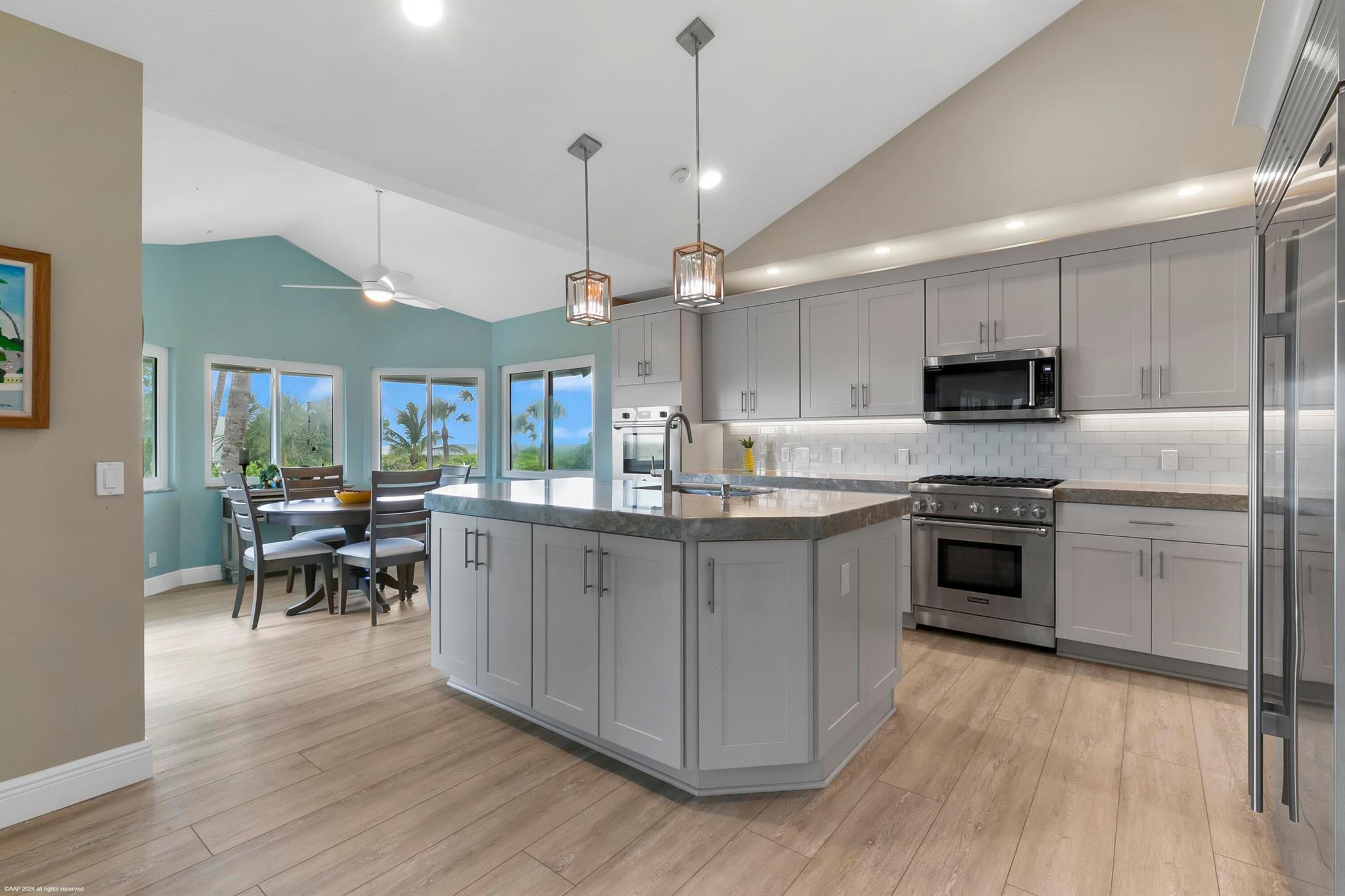 JUPITER ISLAND - Residential