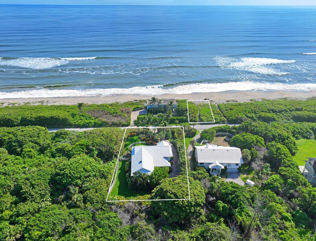 Photo of 162 N Beach Road, Jupiter Island, FL 33455 (MLS # R11033155)