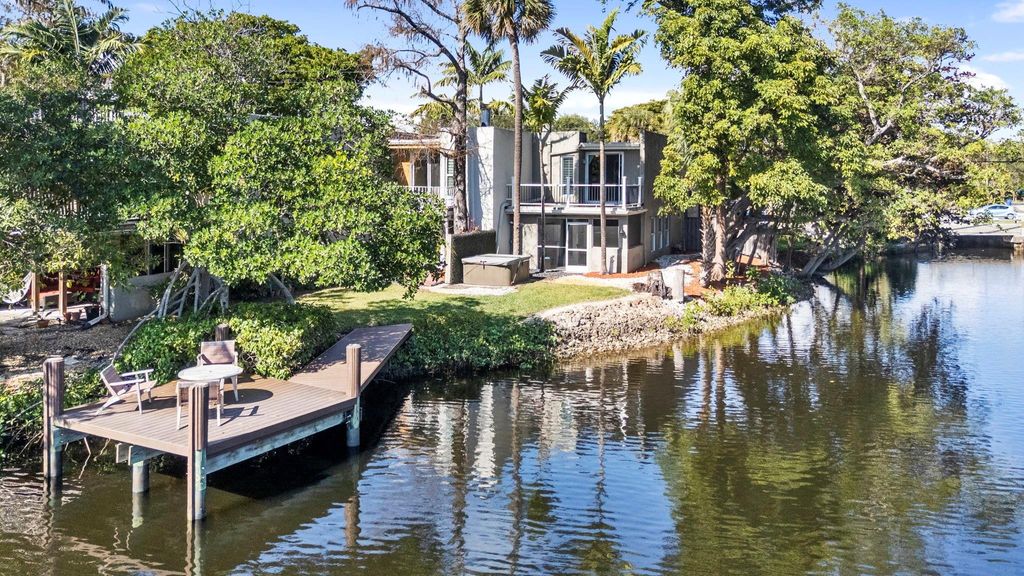 Photo of 700 Kensington Place #700, Wilton Manors, FL 33305 (MLS # F10548058)