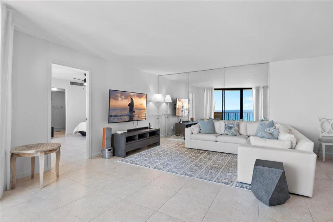 PHOENIX TOWERS CONDO - Residential