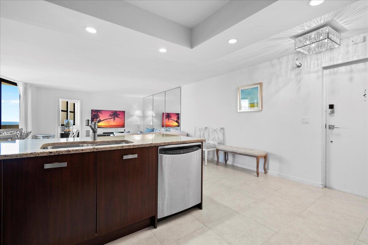 PHOENIX TOWERS CONDO - Residential