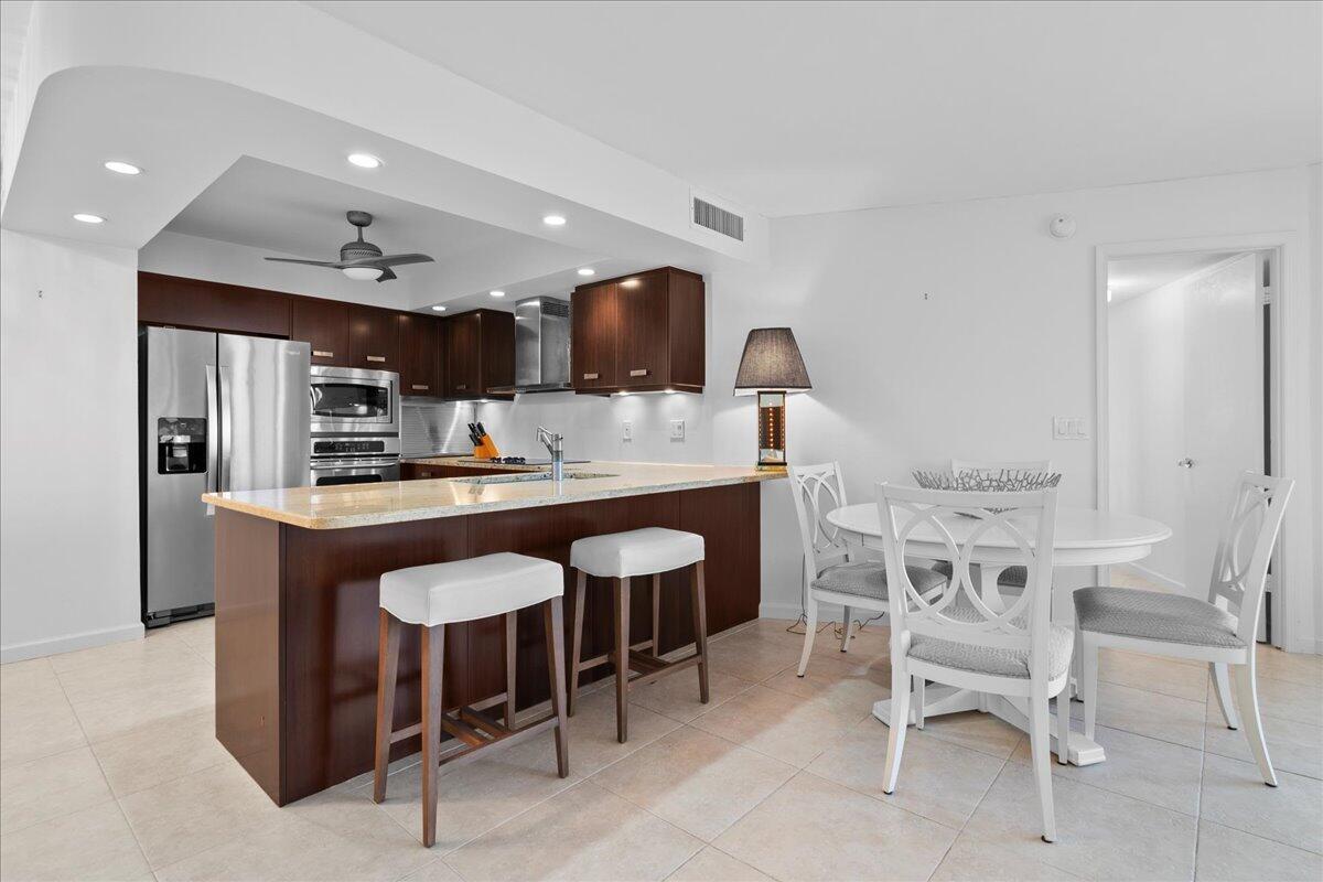 2800 N Ocean Drive B-24d, Singer Island, FL, 33404/$575,000 3 2800 N Ocean Drive B-24d