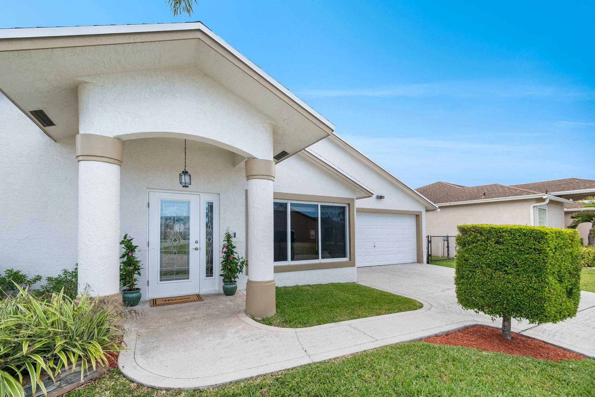 1128 Hatteras Circle