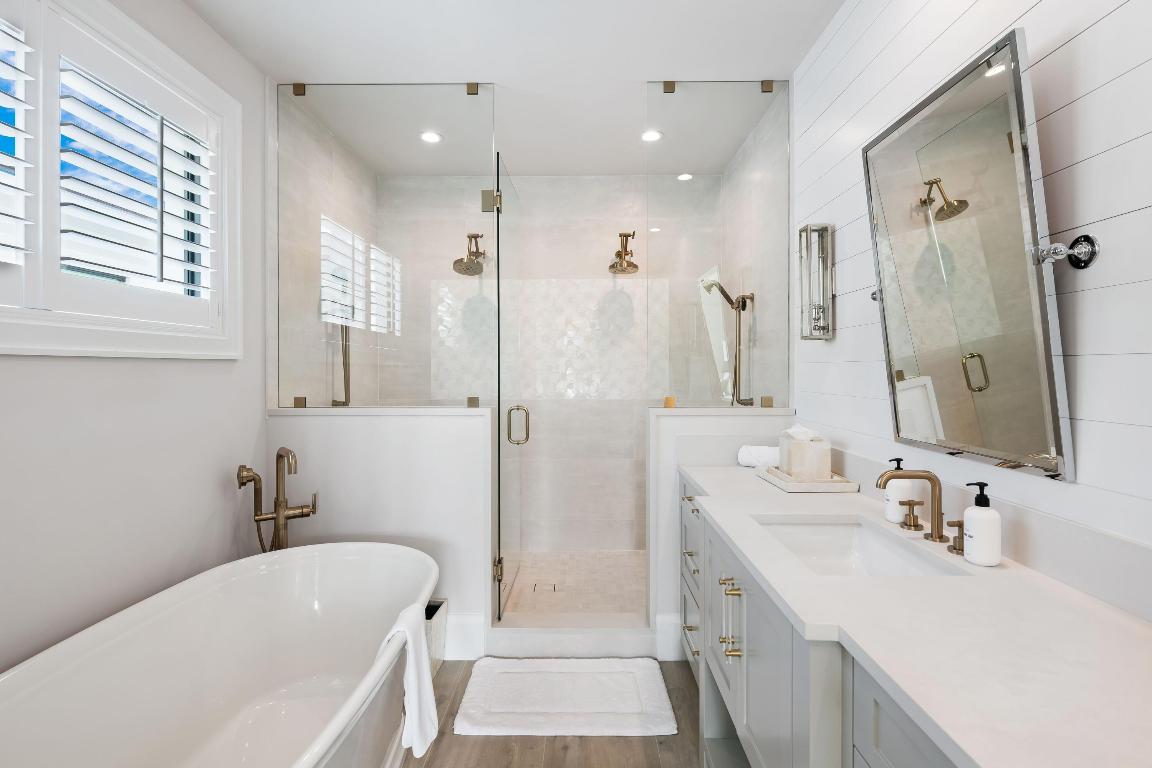 Las Olas Isles - Residential