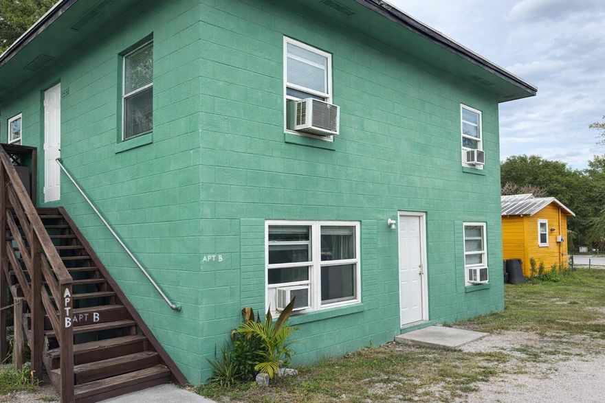 Excellent investment opportunity in Fort Pierce! This property includes 5 units: 3 single family homes and 1 duplex, all on a corner half acre lot offering strong long term potential and flexible use options. Properties are rented month to month, providing immediate income with the ability to adjust or reposition as needed. Washer and dryer included. Prime location on Delaware Avenue with great visibility, access to major roads, services, and ongoing redevelopment. A rare multi-unit asset on a large corner parcel.