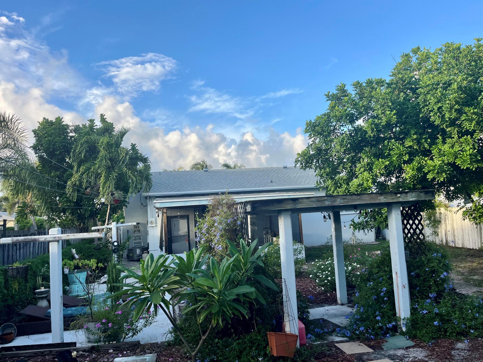 LANTANA PLAZA IN - Residential Lease