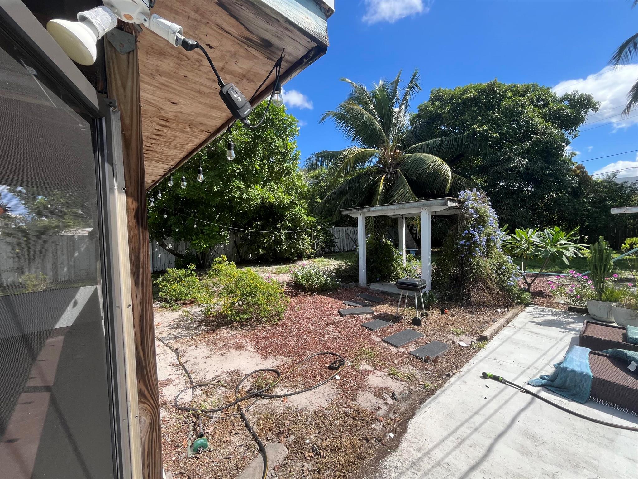 LANTANA PLAZA IN - Residential Lease