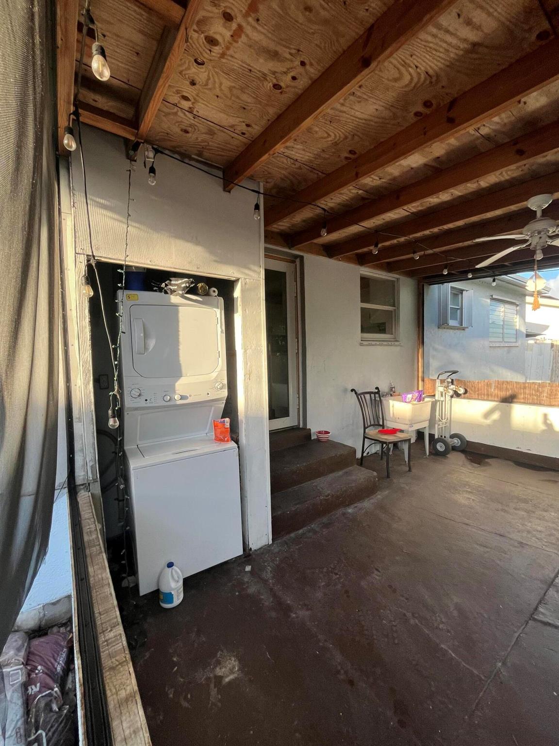 LANTANA PLAZA IN - Residential Lease