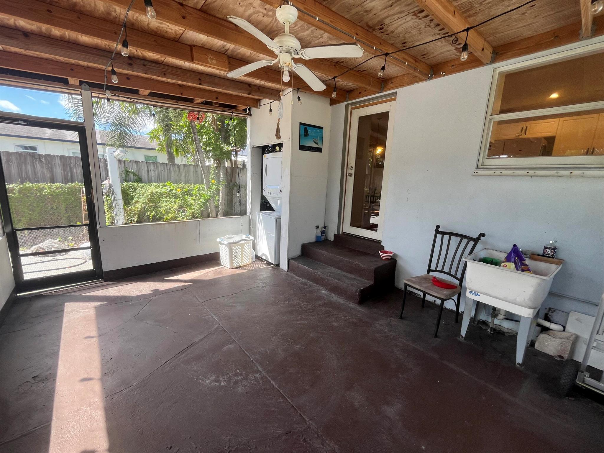 LANTANA PLAZA IN - Residential Lease