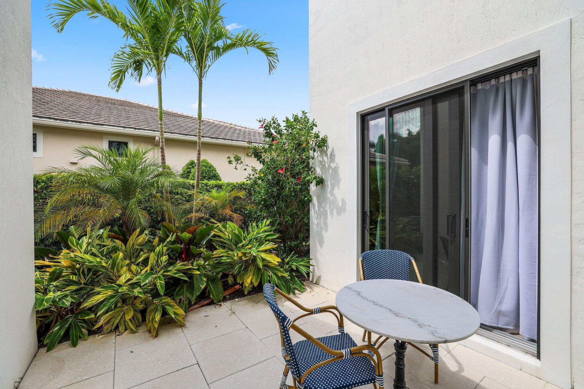 ROYAL PALM POLO - Residential