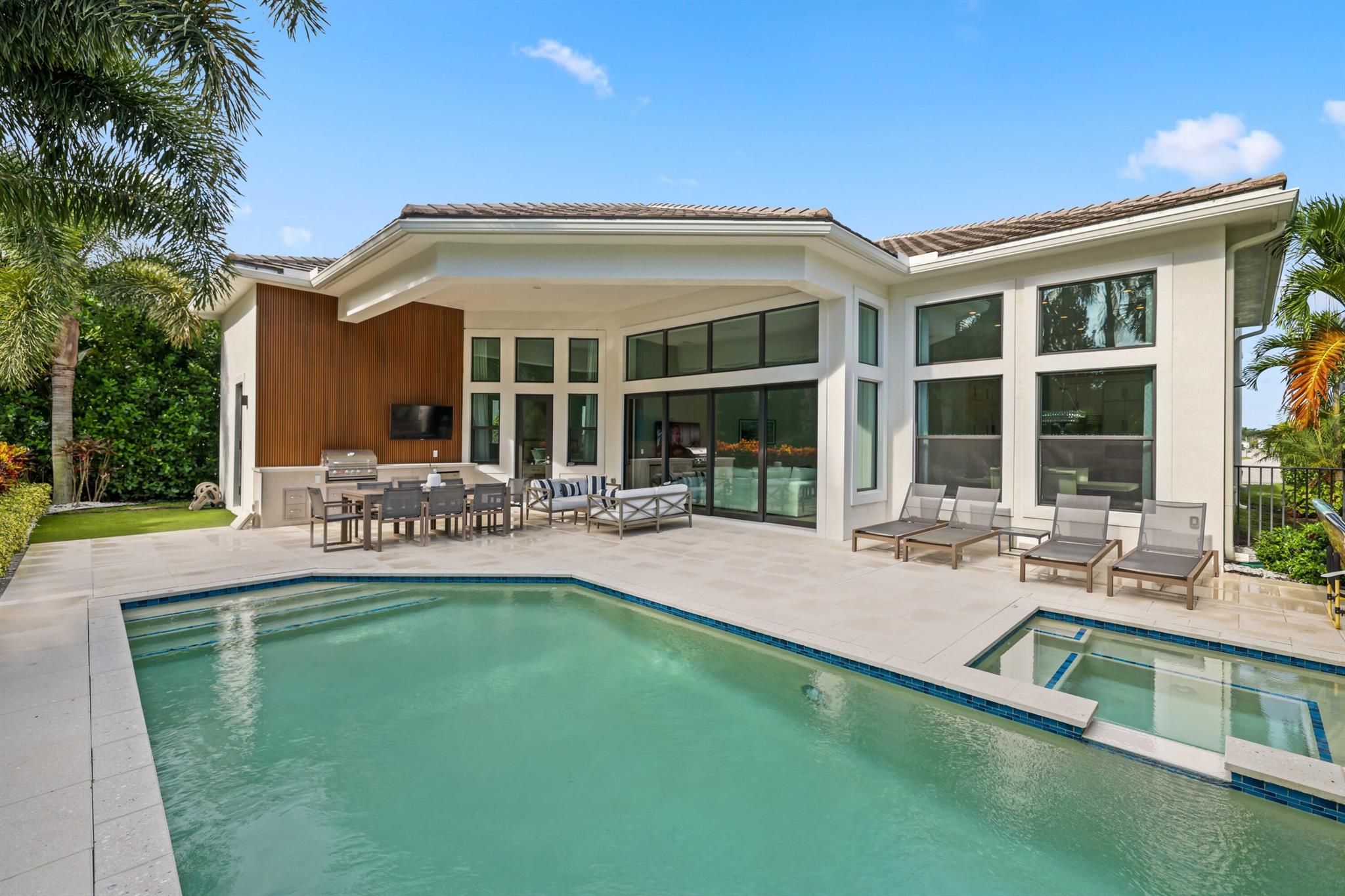 ROYAL PALM POLO - Residential