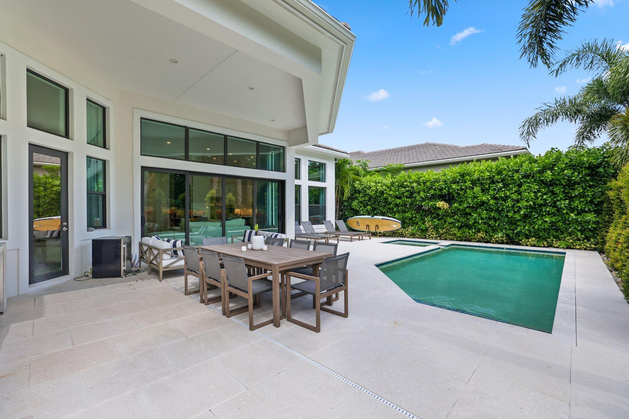 ROYAL PALM POLO - Residential