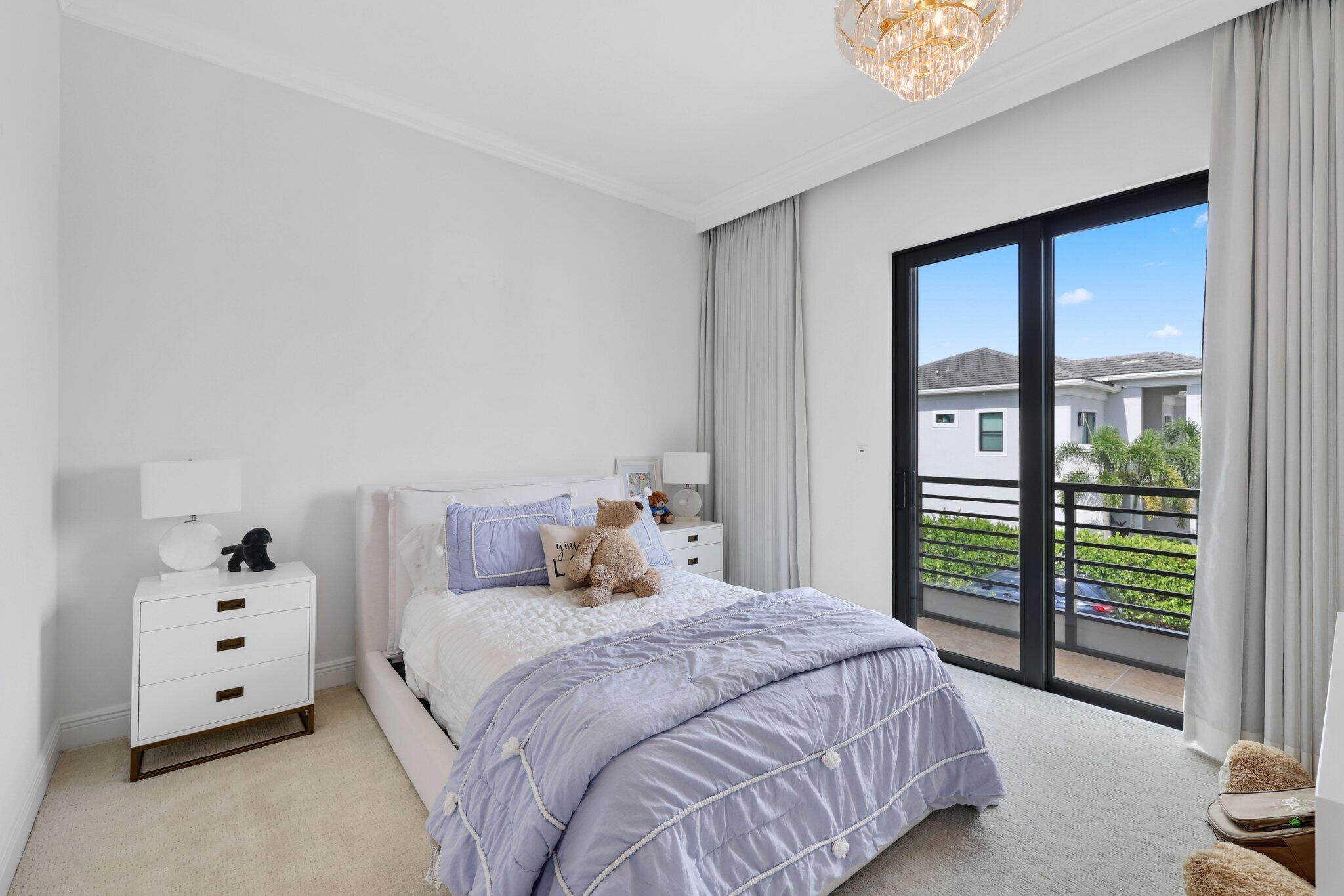 ROYAL PALM POLO - Residential