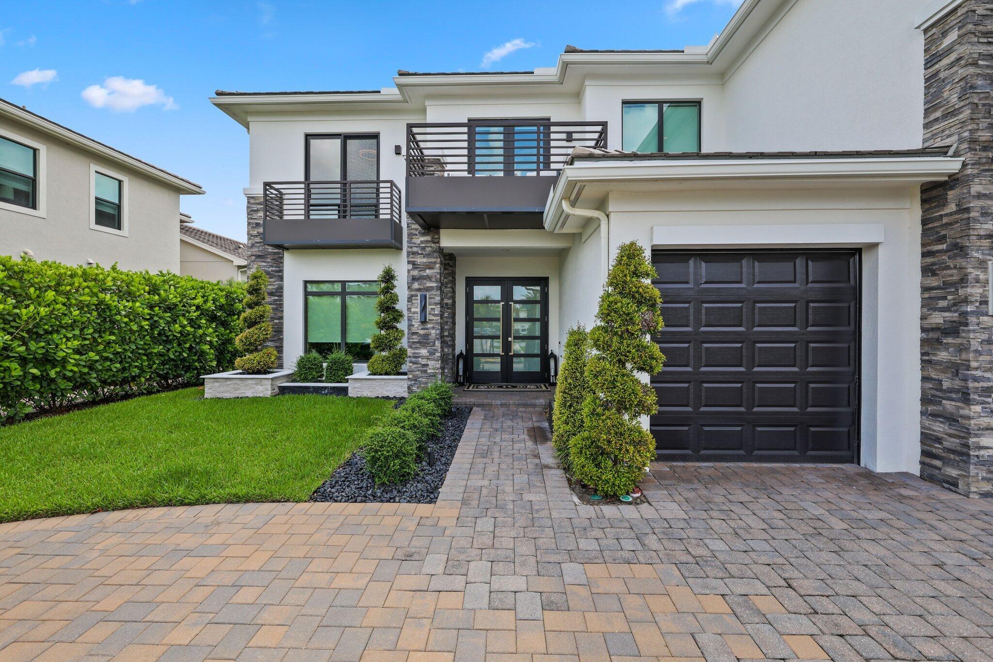 ROYAL PALM POLO - Residential