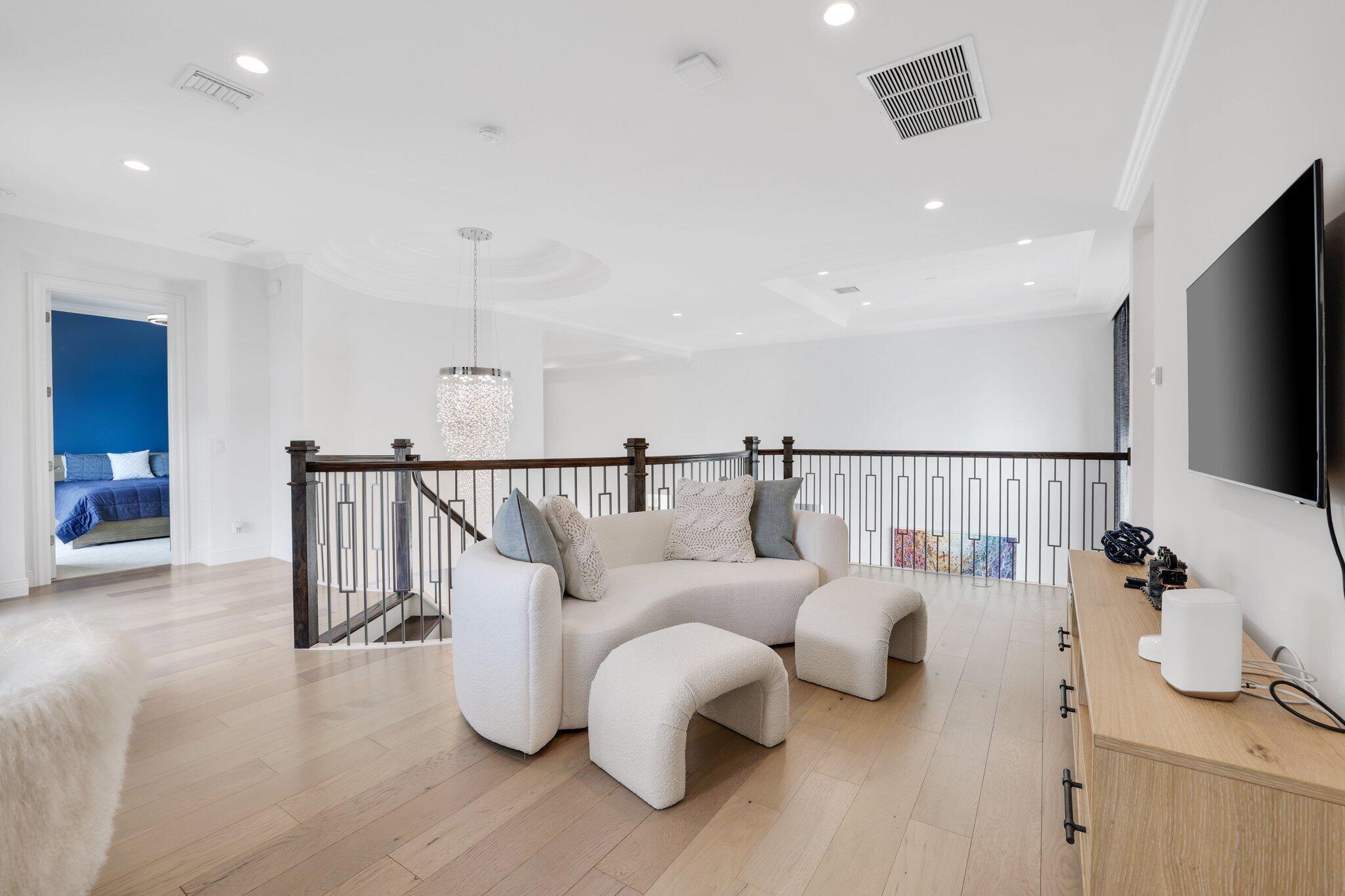 ROYAL PALM POLO - Residential