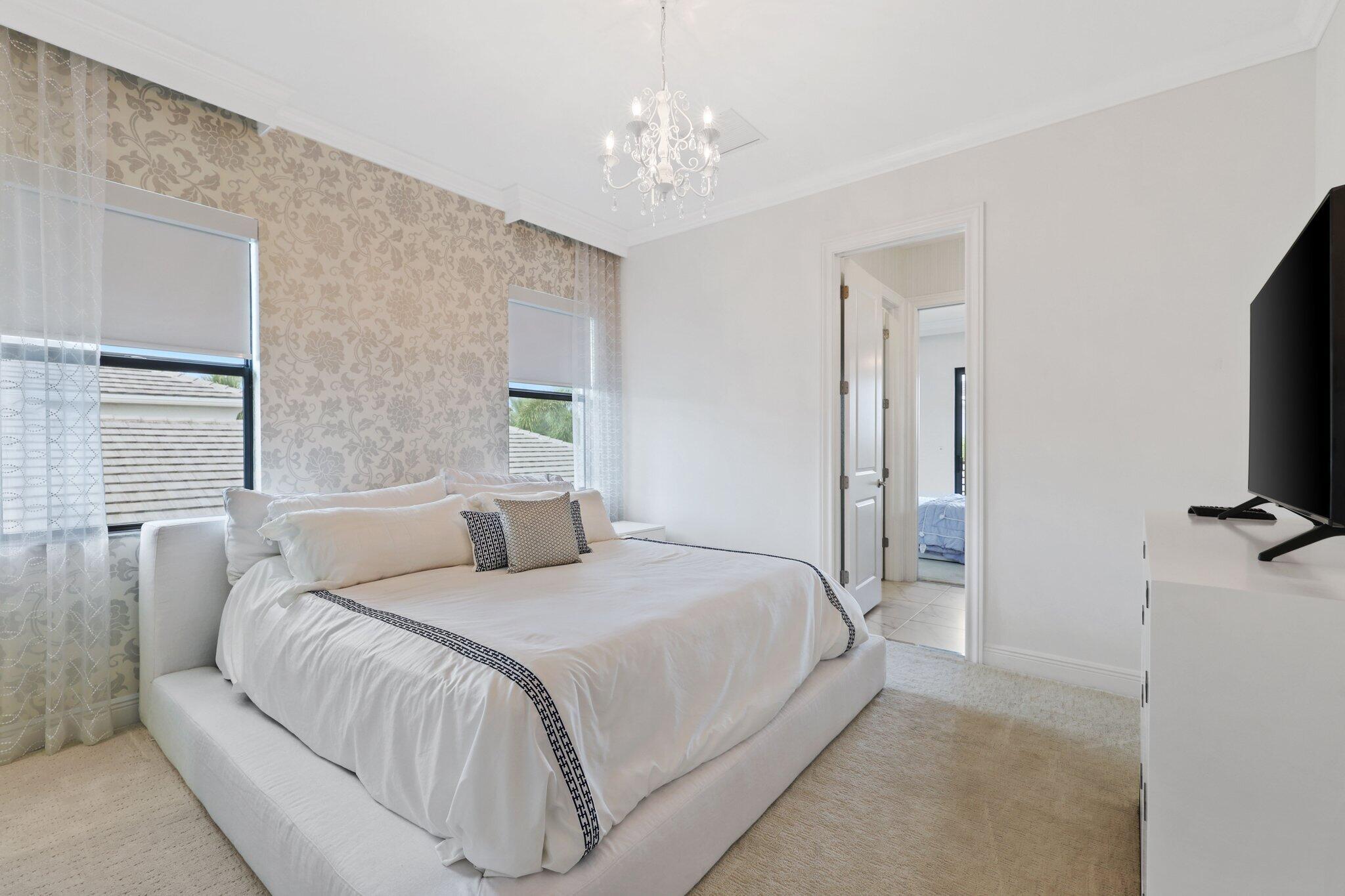 ROYAL PALM POLO - Residential