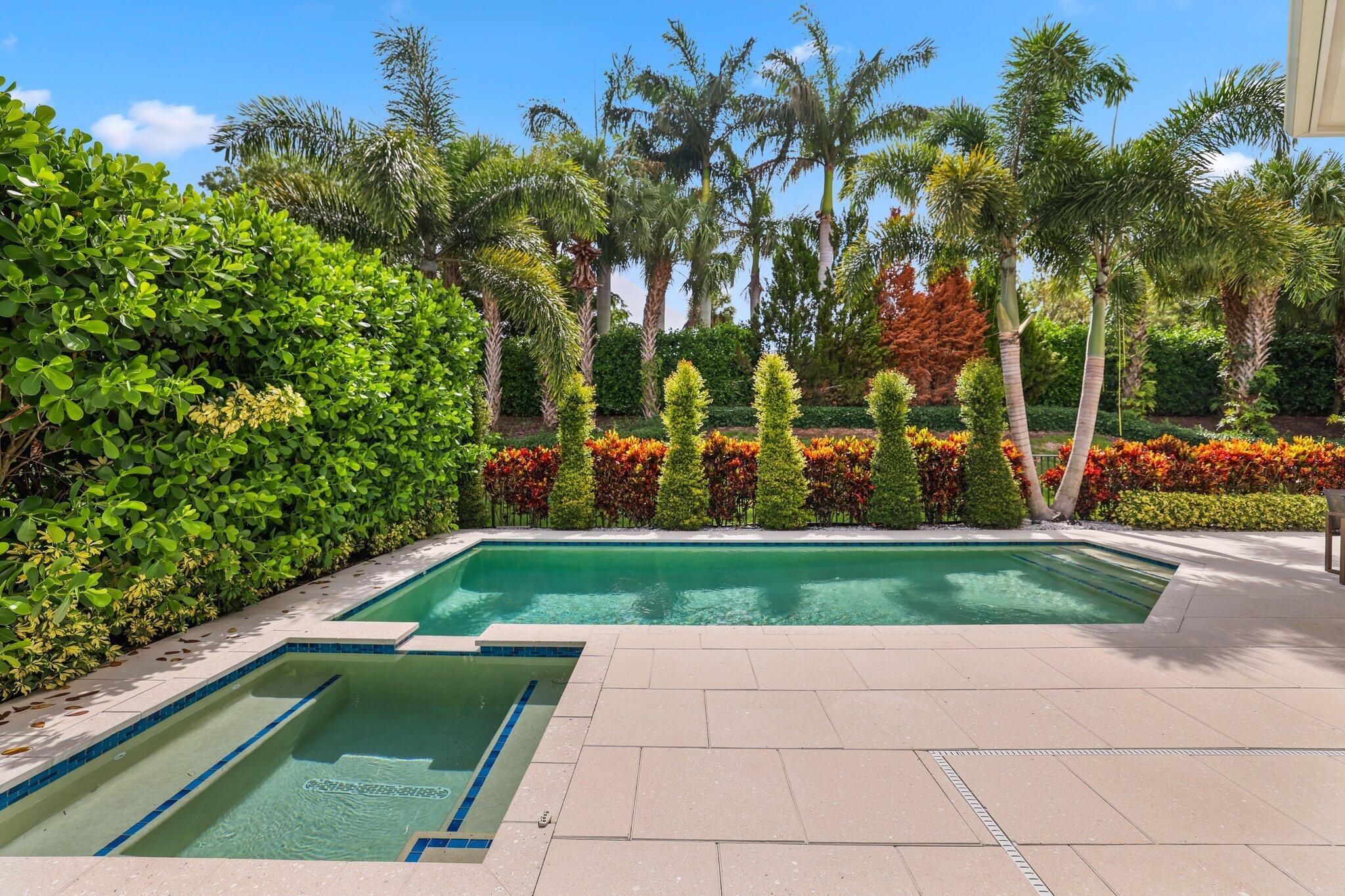 ROYAL PALM POLO - Residential