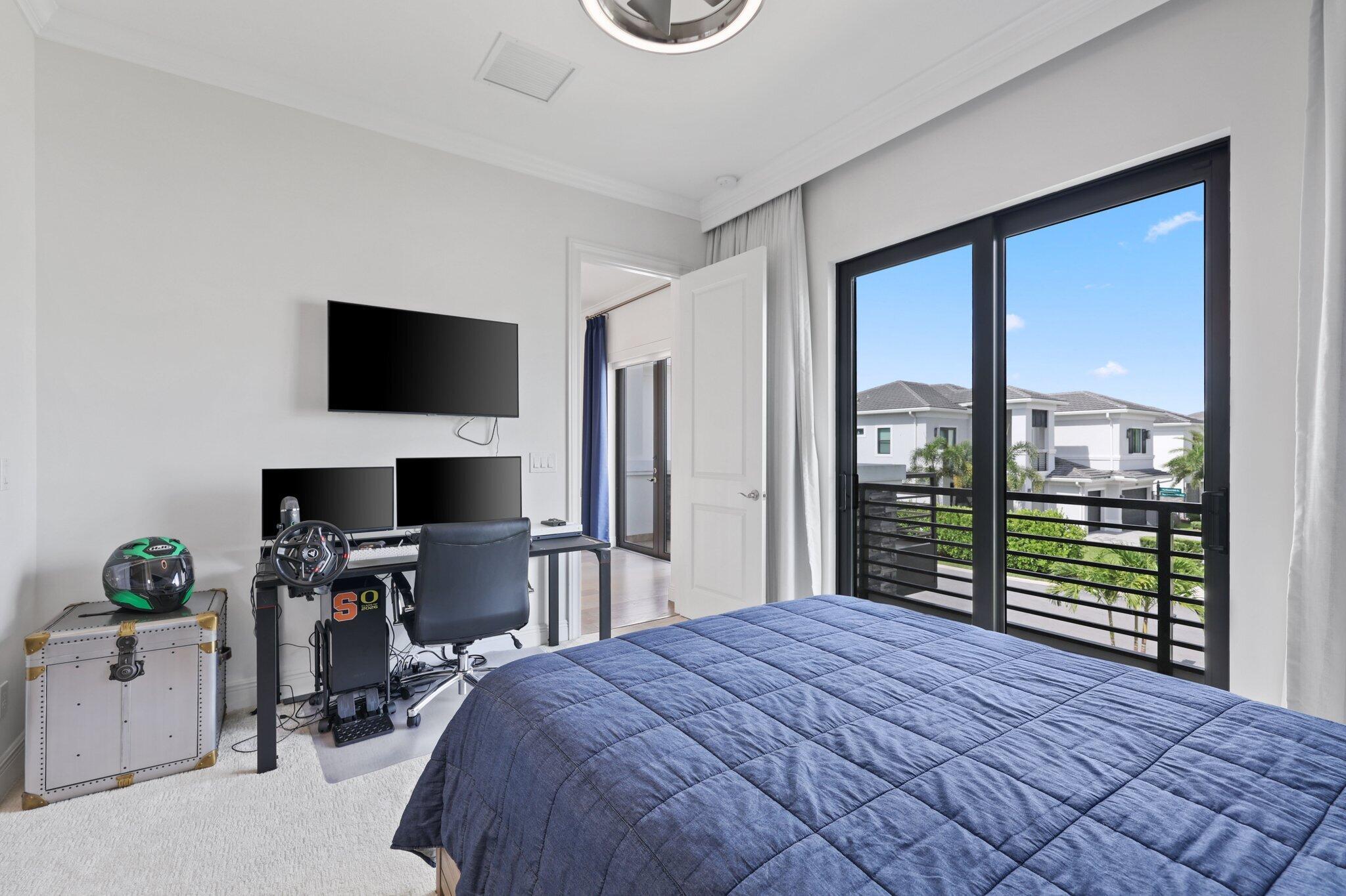 ROYAL PALM POLO - Residential