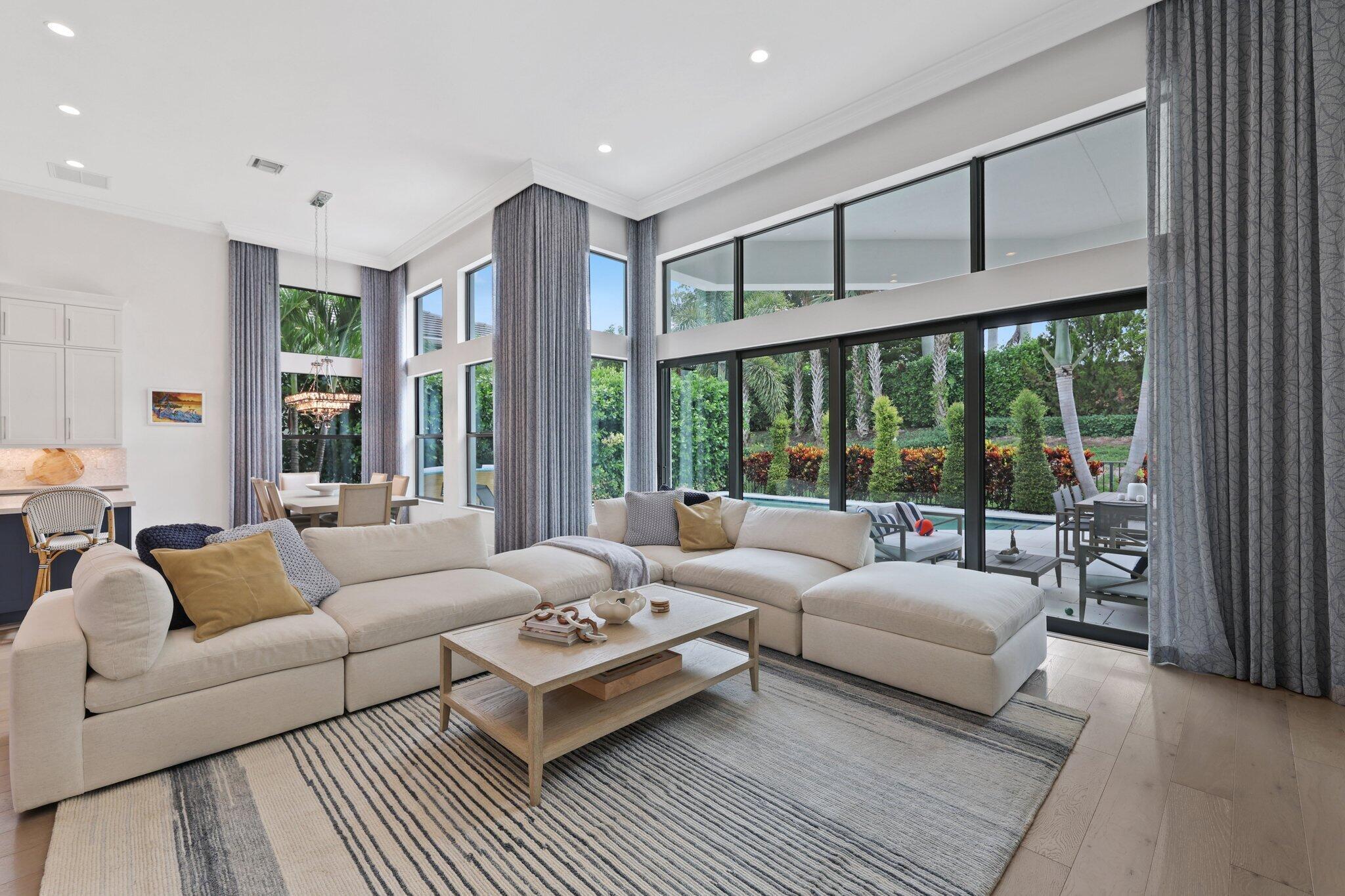 ROYAL PALM POLO - Residential