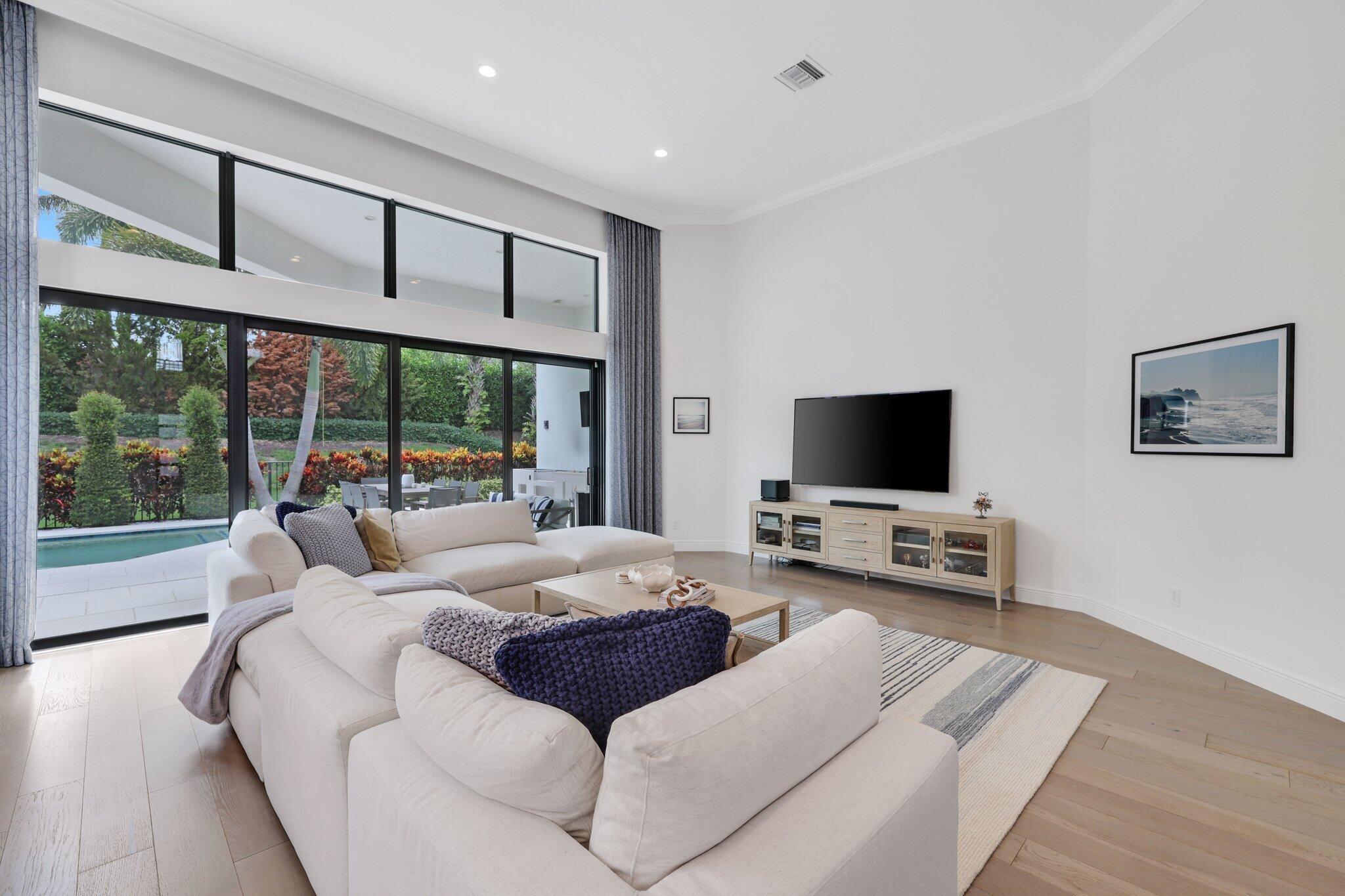 ROYAL PALM POLO - Residential