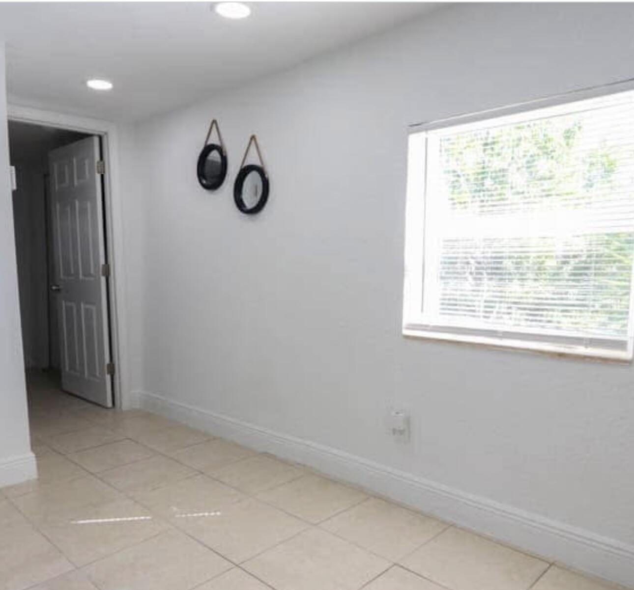 RUFF'S LITTLE DIXIE - Residential Lease