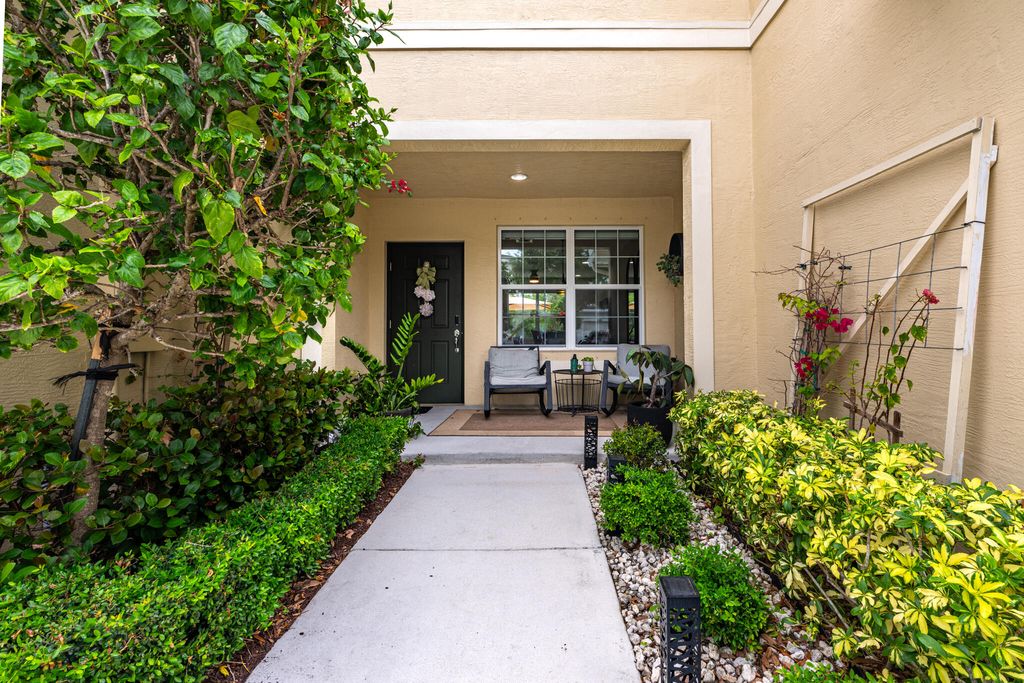 Photo of 2910 NW Treviso Circle, Port Saint Lucie, FL 34986 (MLS # B26026186)