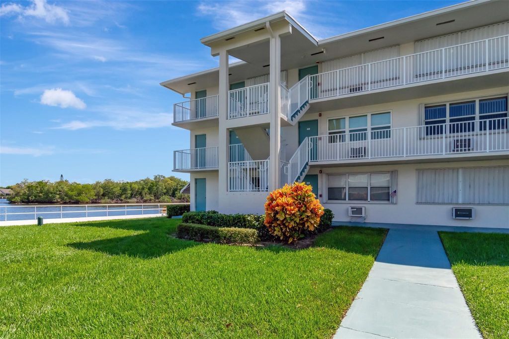 Photo of 350 Horizons #112, Boynton Beach, FL 33435 (MLS # F10464565)