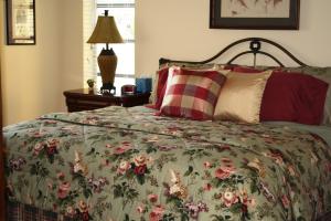 PALM GREENS - Residential