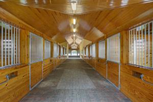 MALLET HILL OF WELLINGTON - Residential