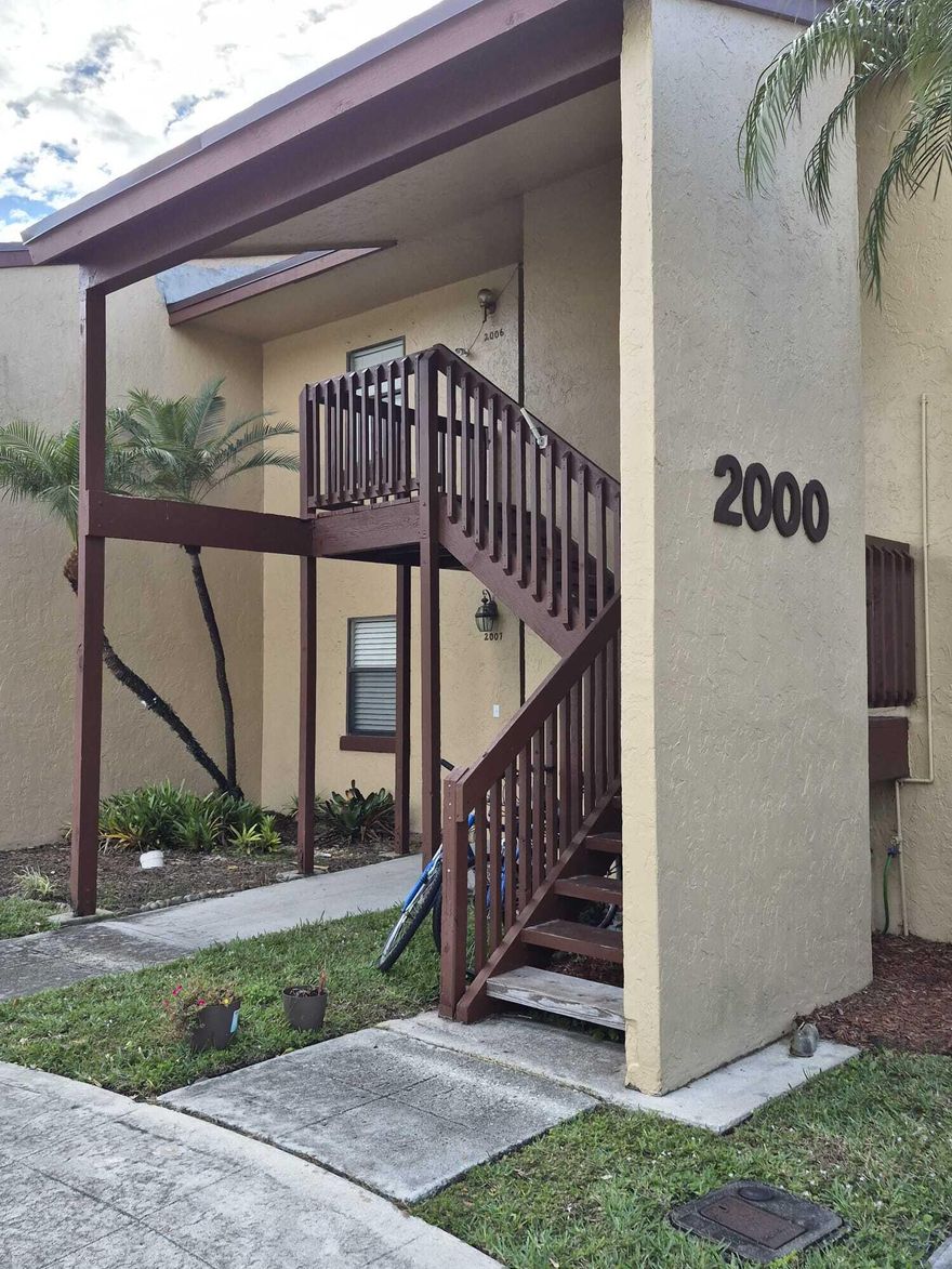 Beautiful move in ready 2 bed 2 bath condo! Central to shopping, schools and more!
Pets are welcome (up to 25 lbs). Excellent location in the heart of Royal Palm Beach with two community pools. FOR SALE- Spacious 2nd floor unit with vaulted ceilings and a bonus UPSTAIRS loft . This is a very well-maintained unit in an excellent location. 2 bedrooms and 2 baths, Granite countertops. Huge walk-in closet in master bedroom. No carpet .Laundry in unit. Tile throughout living area, carpet in bedrooms. Roof two years old. No rentals restrictions. Trails at Royal Palm Beach, friendly and well kept Community close to Turnpike, parks and all the shopping and Restaurants. Price to sell !