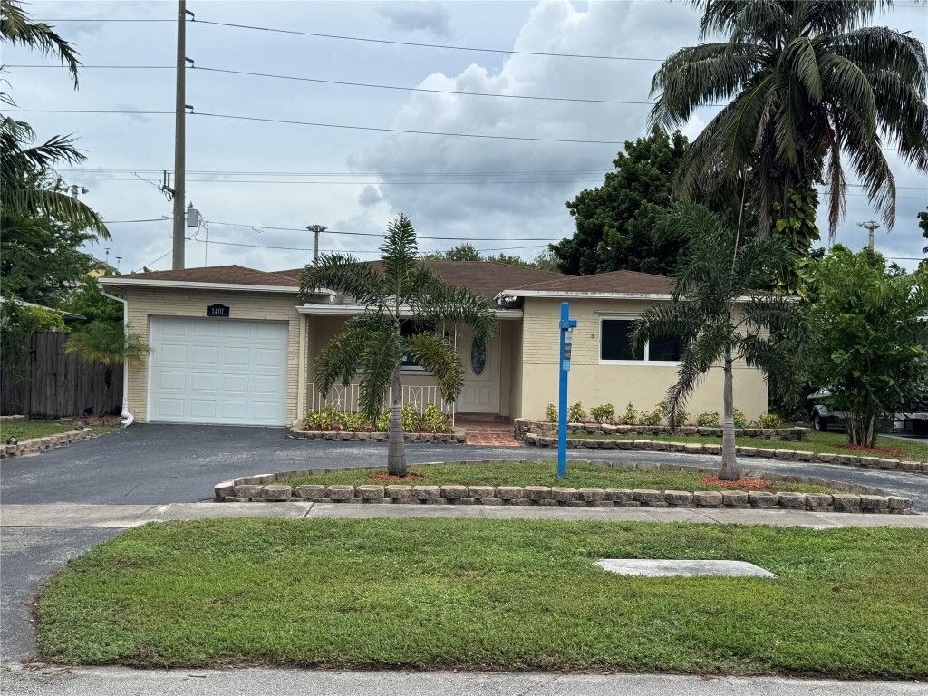 Photo of 1401 N 31st Road, Hollywood, FL 33021 (MLS # F10521136)