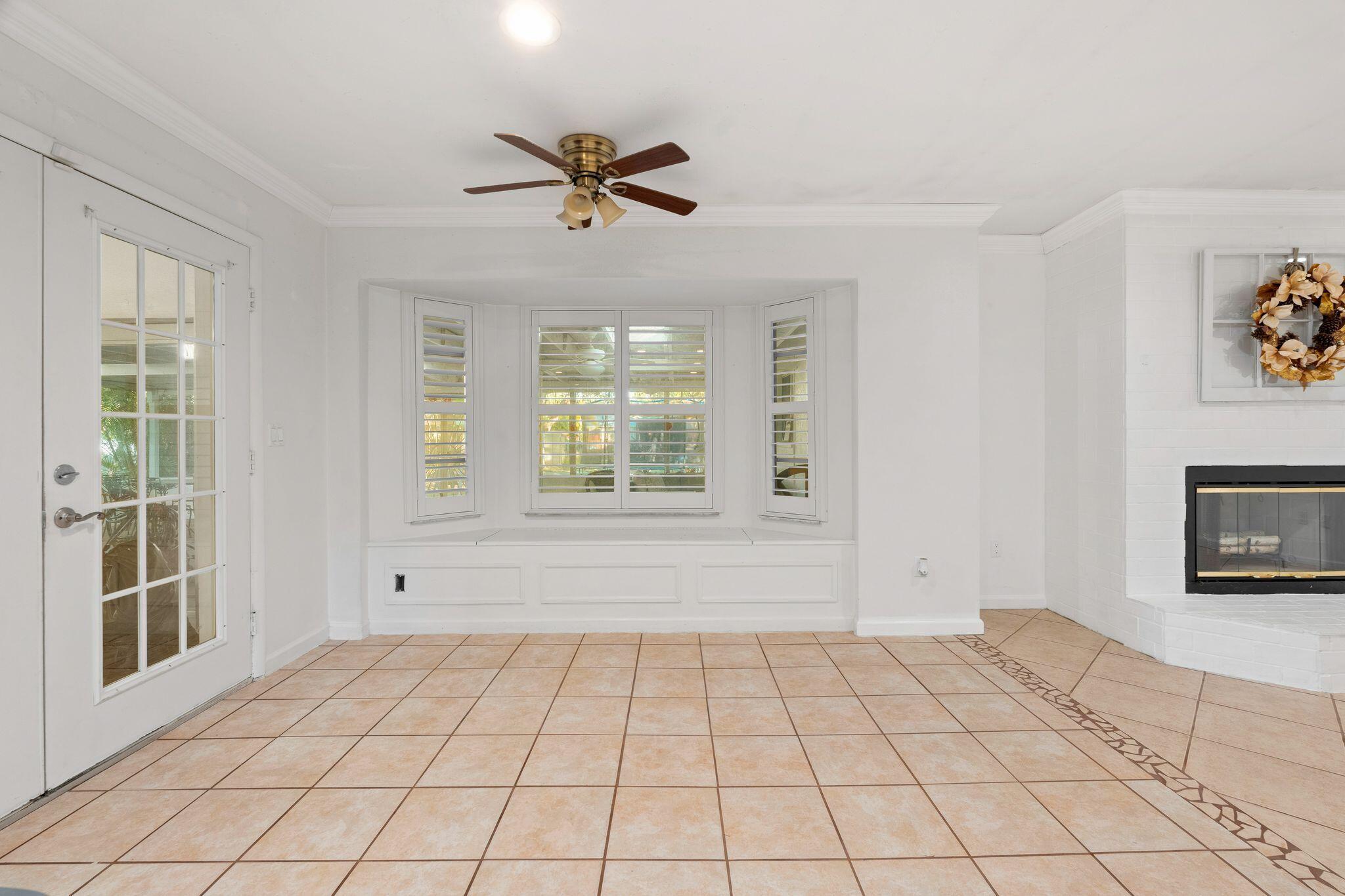 4200; TROPCL SHRS,27TH ST - Residential