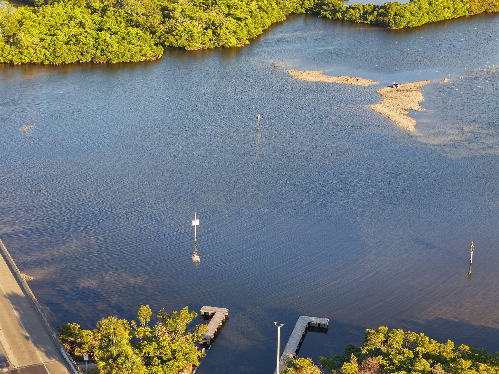 4200; TROPCL SHRS,27TH ST - Residential