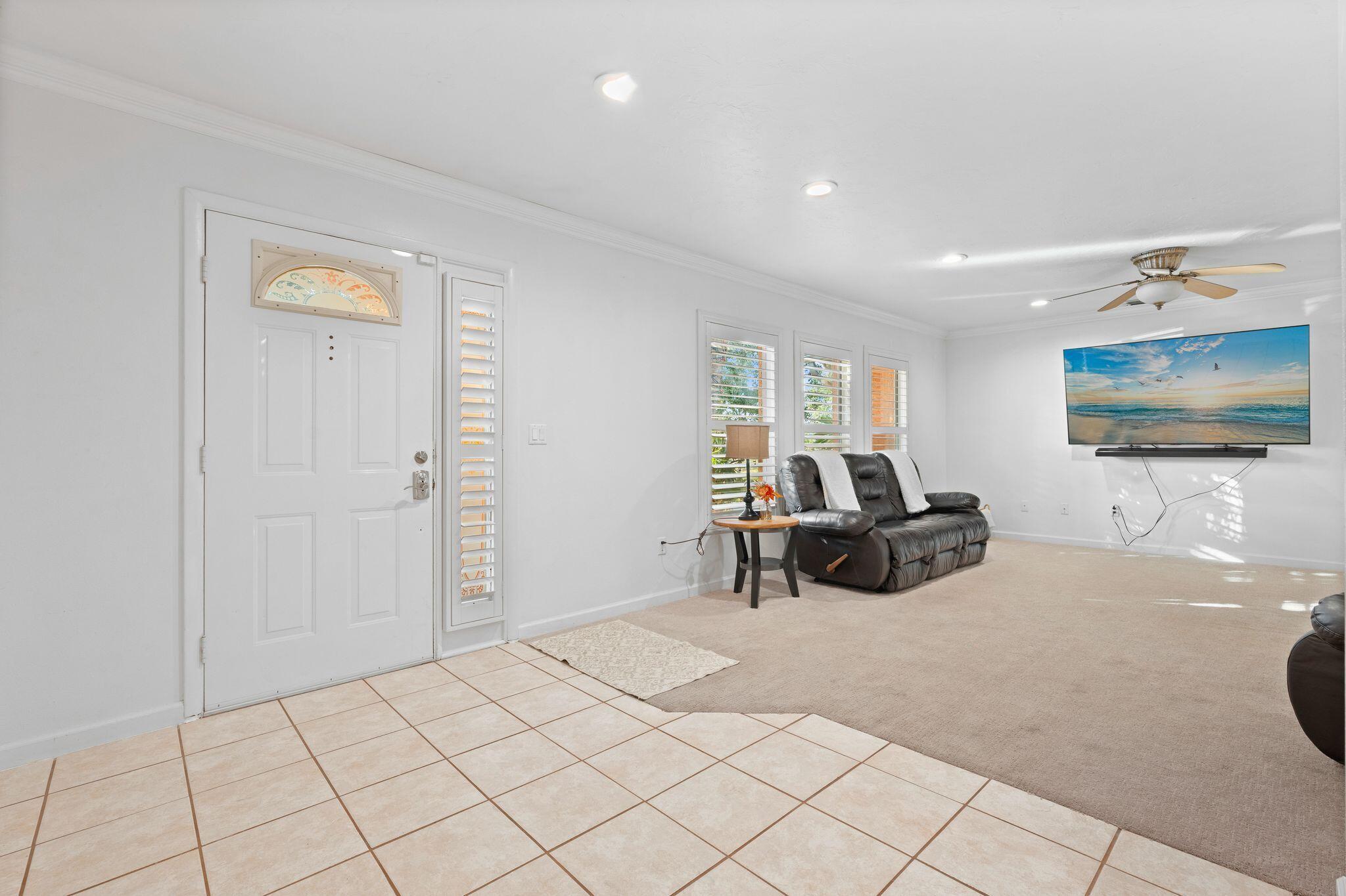 4200; TROPCL SHRS,27TH ST - Residential