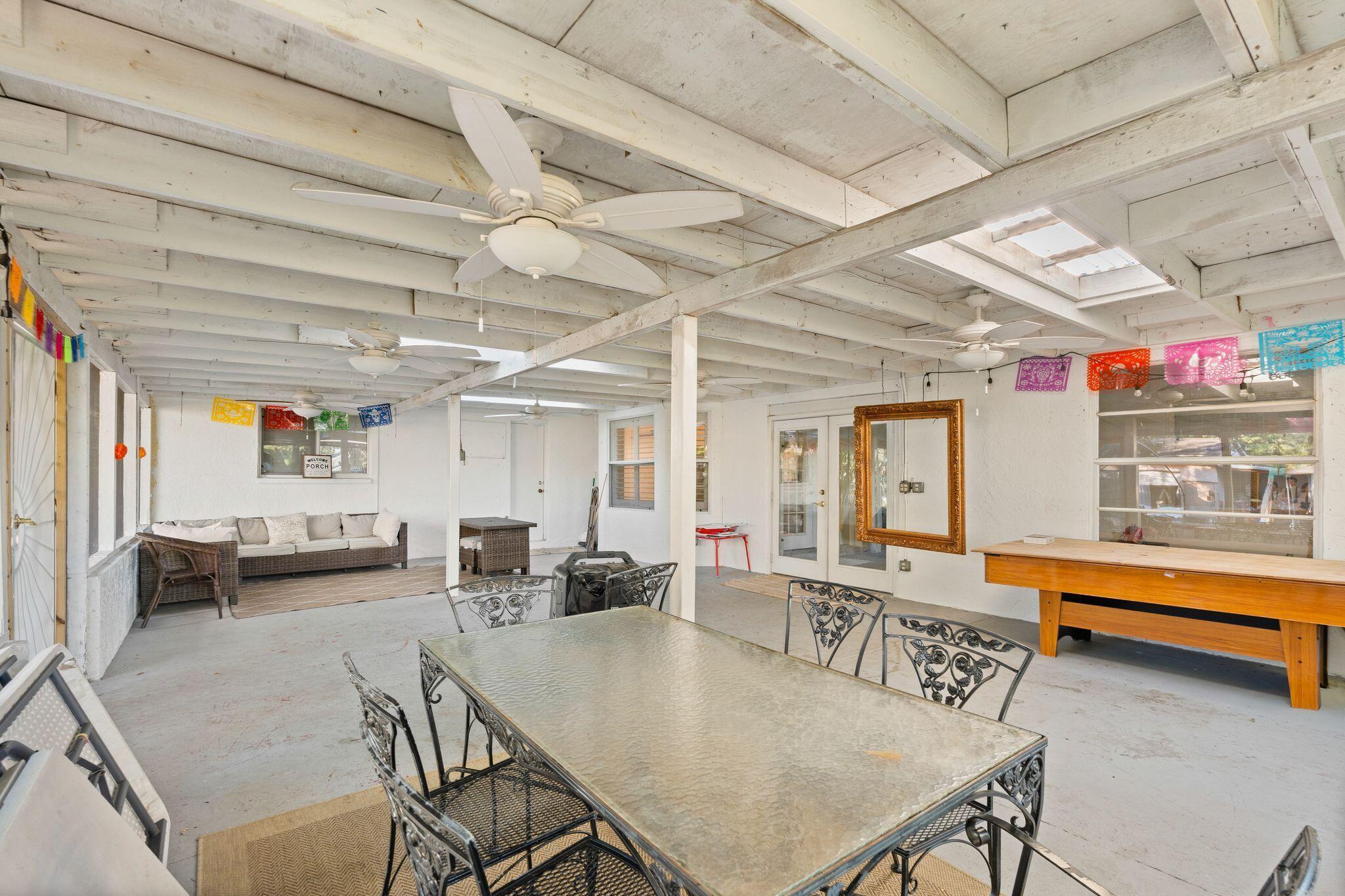 4200; TROPCL SHRS,27TH ST - Residential