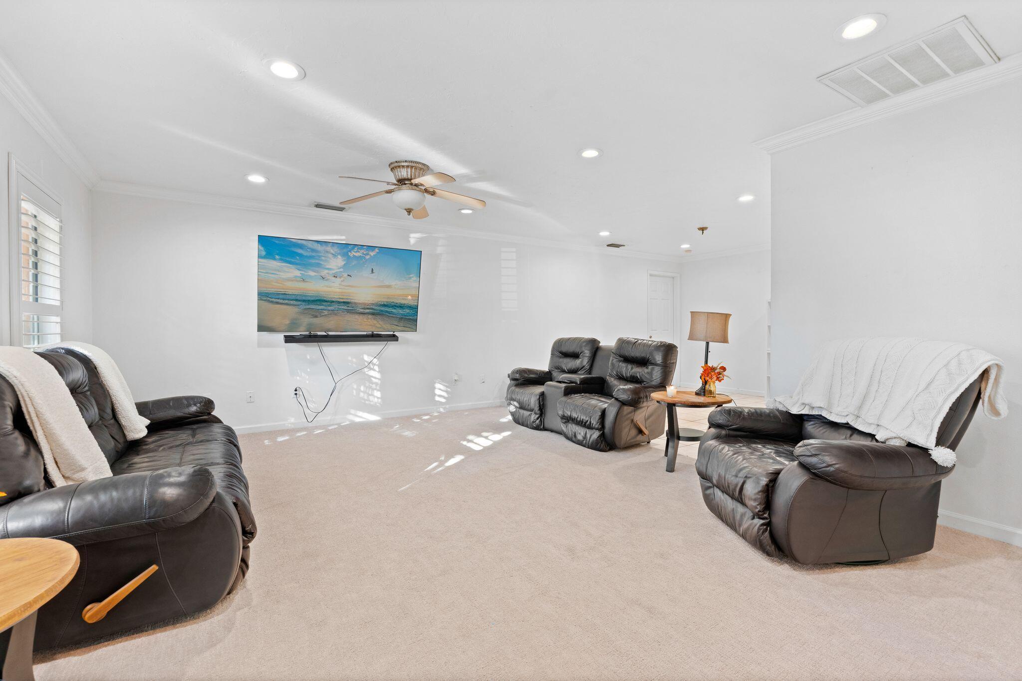 4200; TROPCL SHRS,27TH ST - Residential