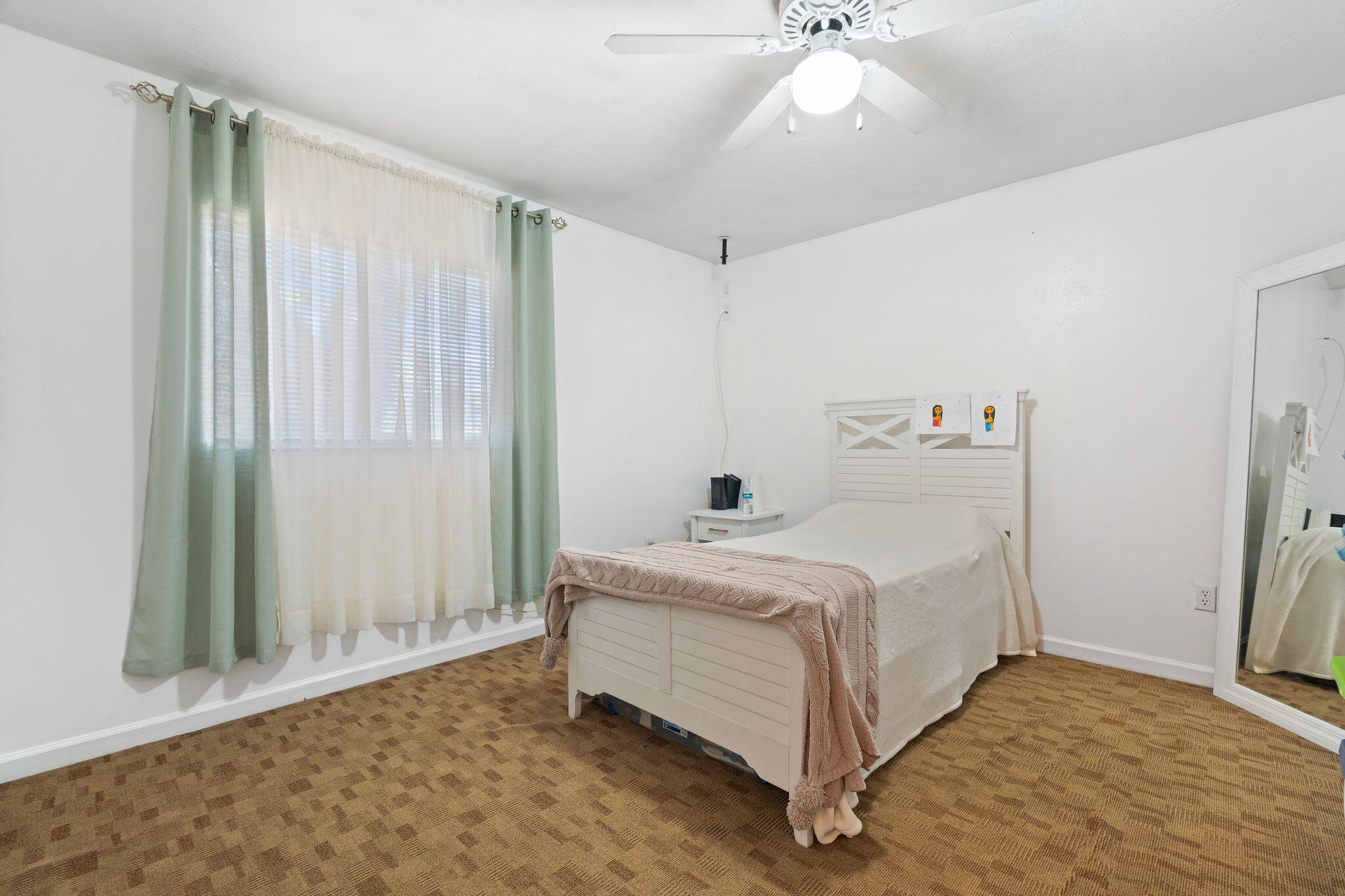 4200; TROPCL SHRS,27TH ST - Residential