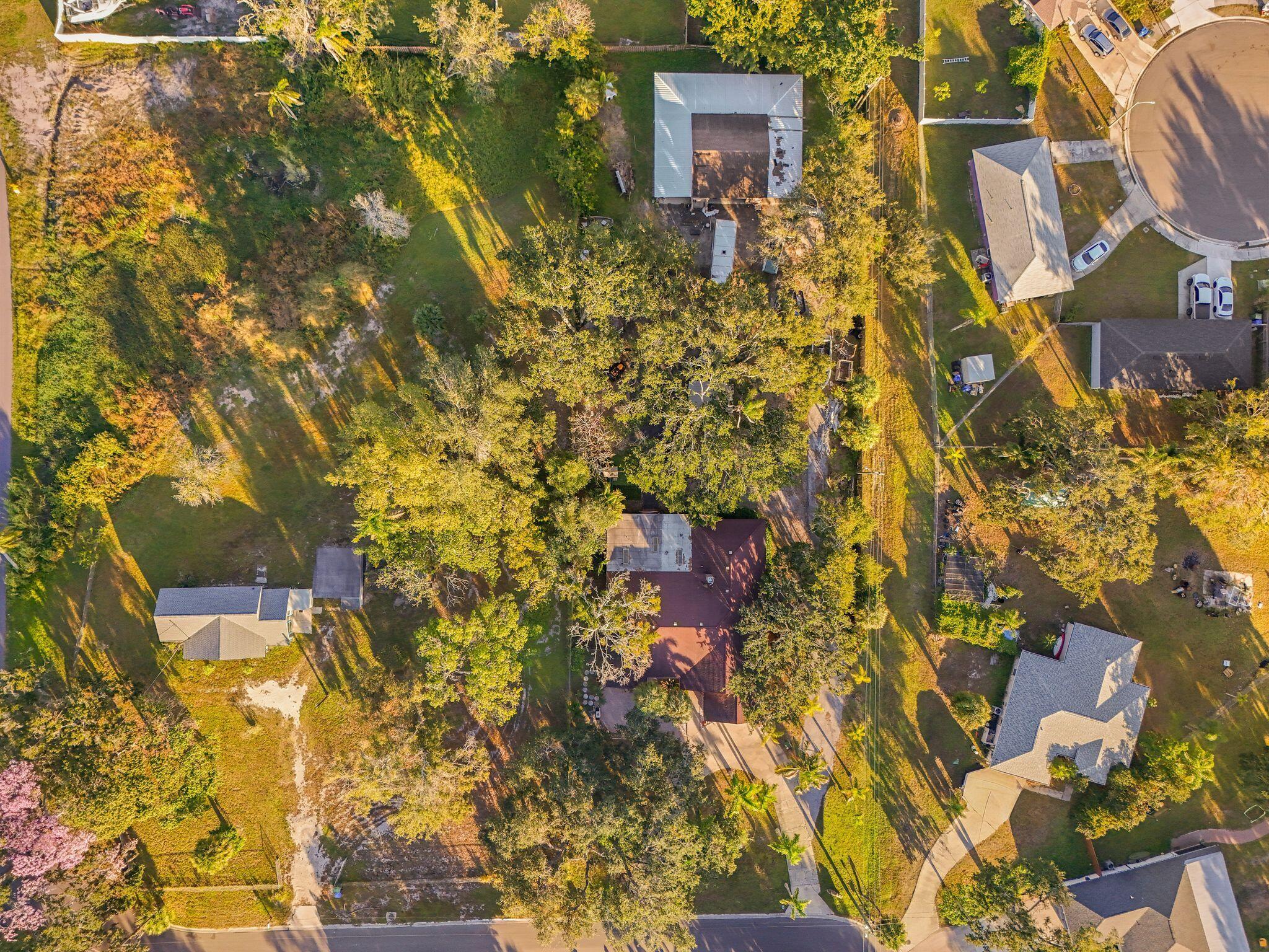 4200; TROPCL SHRS,27TH ST - Residential