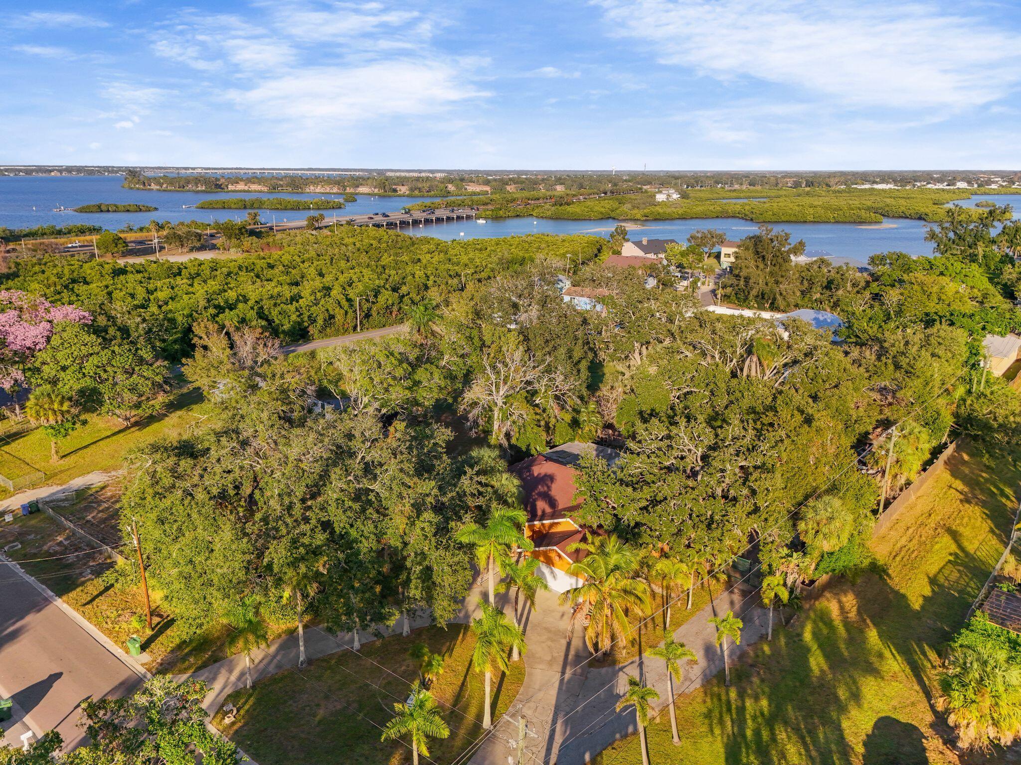 4200; TROPCL SHRS,27TH ST - Residential