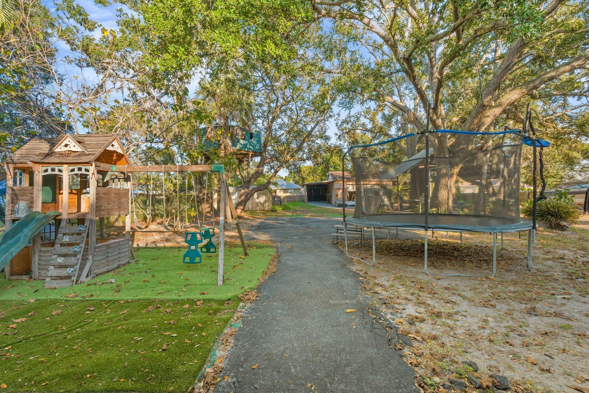 4200; TROPCL SHRS,27TH ST - Residential