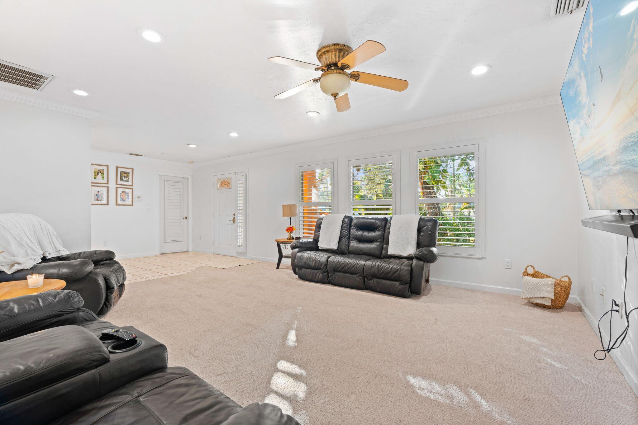 4200; TROPCL SHRS,27TH ST - Residential