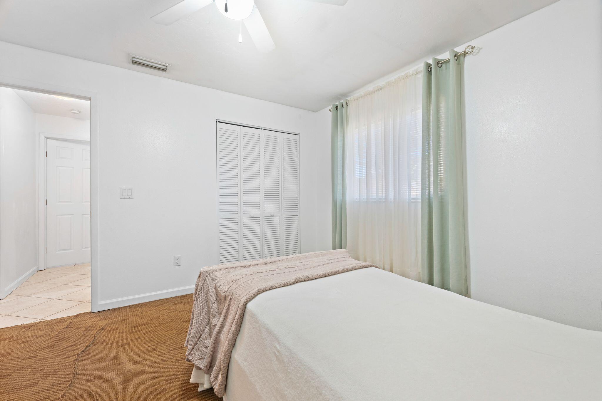 4200; TROPCL SHRS,27TH ST - Residential