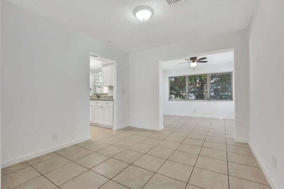 ACADEMY AWARD SEC 4 REPLA - Residential Lease