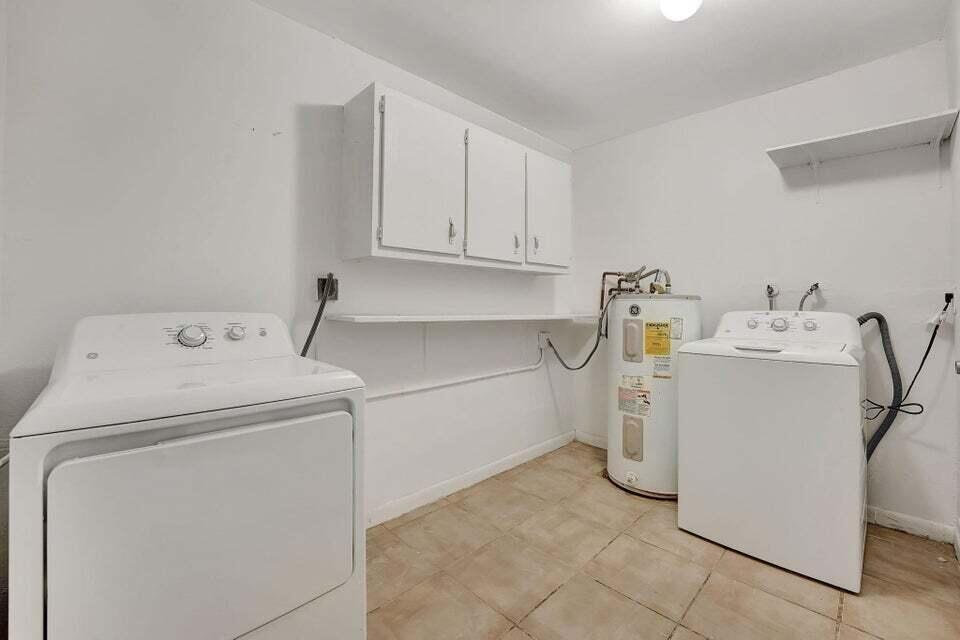 ACADEMY AWARD SEC 4 REPLA - Residential Lease