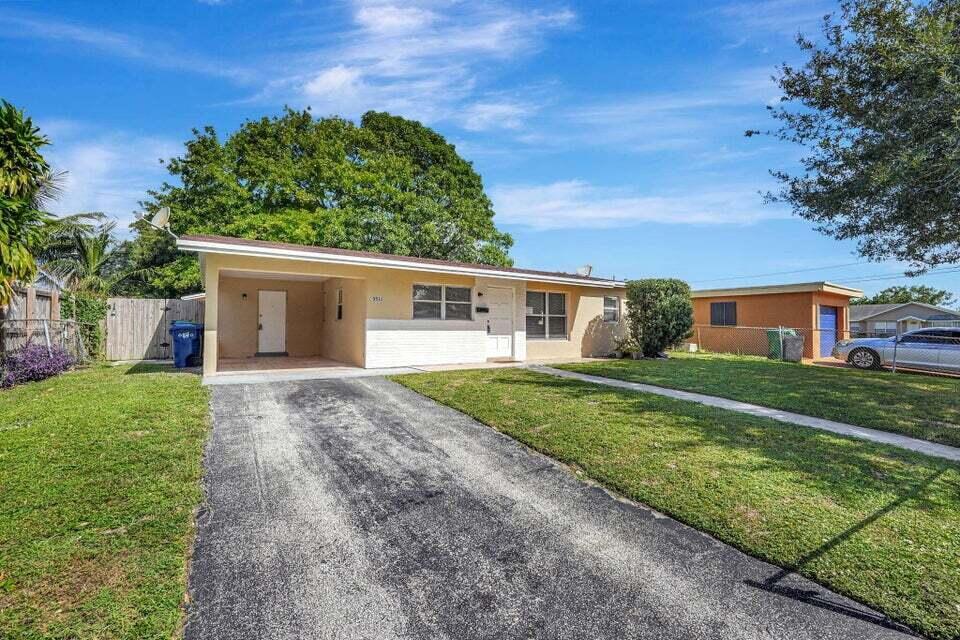 ACADEMY AWARD SEC 4 REPLA - Residential Lease