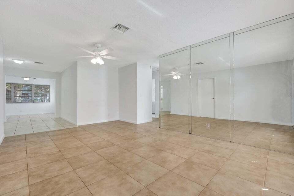 ACADEMY AWARD SEC 4 REPLA - Residential Lease