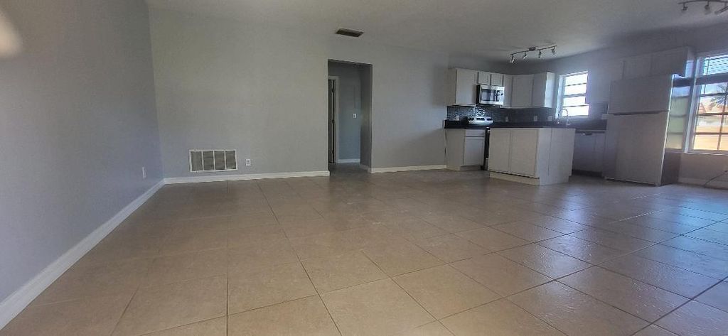 Photo of 5240 NE 14th Way, Fort Lauderdale, FL 33334 (MLS # B26033185)