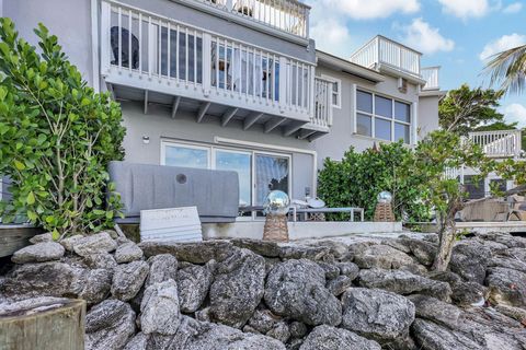 A home in Hutchinson Island