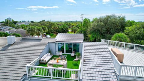 A home in Hutchinson Island